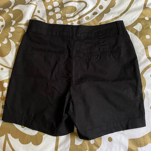 Old Navy High Rise Khaki Shorts - Picture 2 of 10